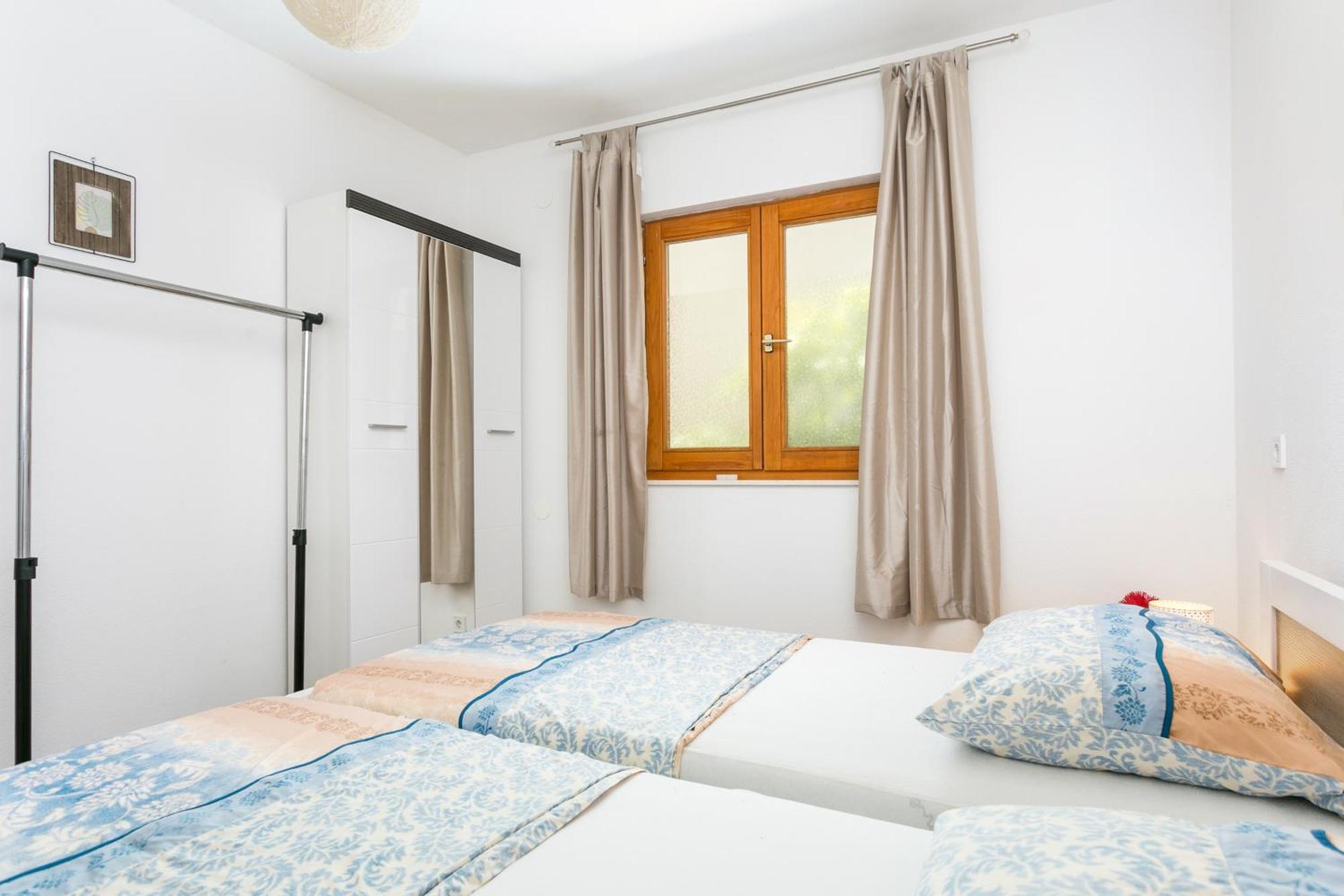 Apartments With A Parking Space Podstrana, Split - 17586 Rom bilde