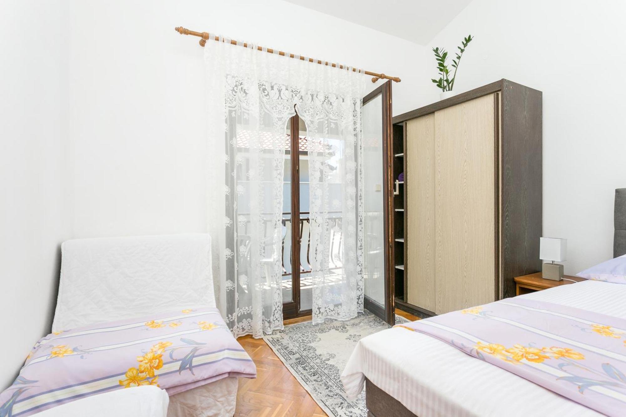 Apartments With A Parking Space Podstrana, Split - 17586 Rom bilde